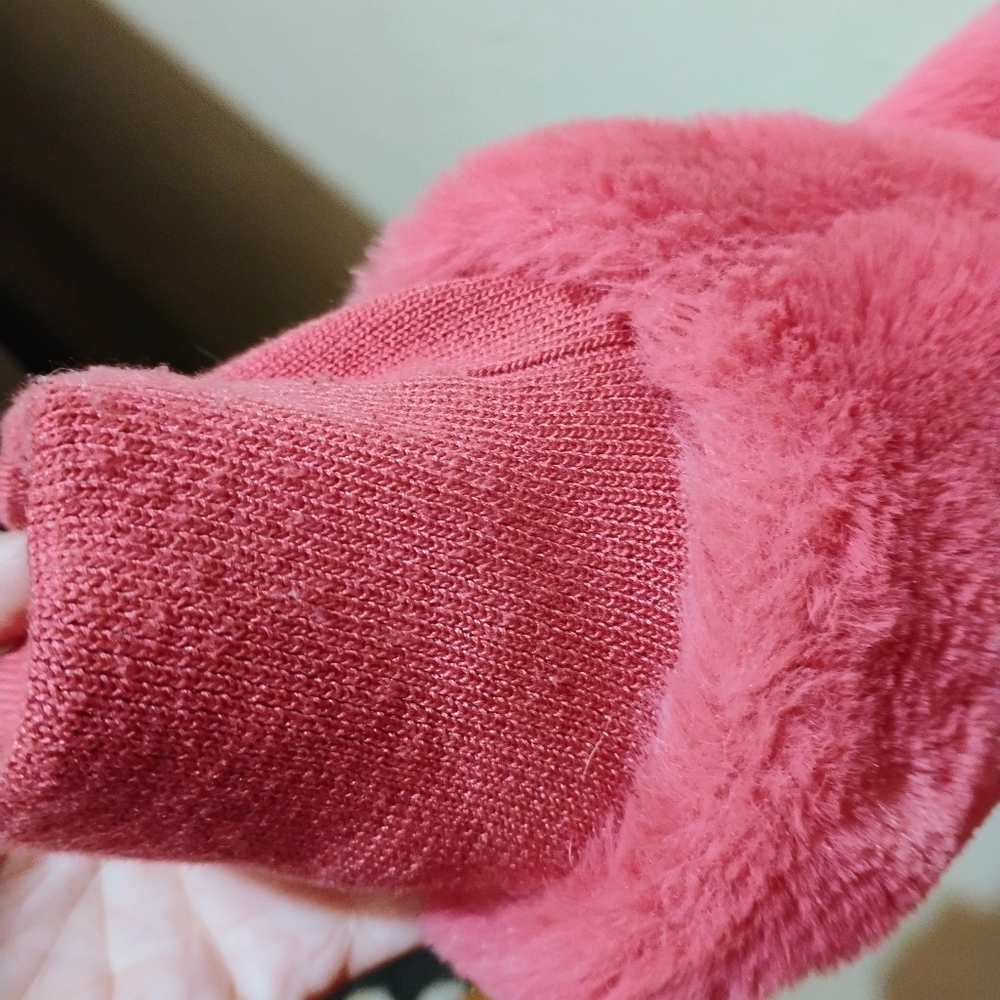 NIKE SIZE LARGE PINK FAUX FUR COAT - Picture 7 of 7